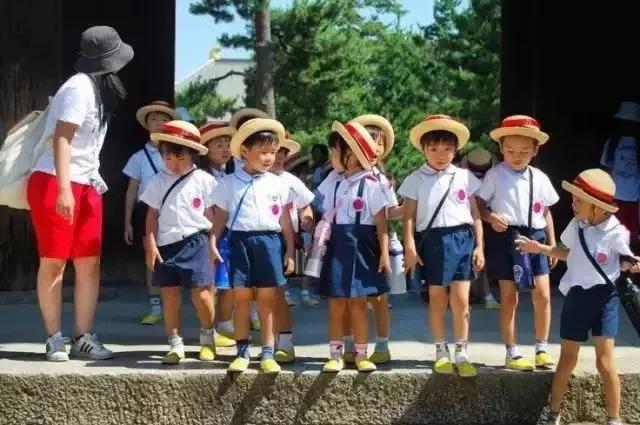 日韓孩子在艾灸，中國(guó)孩子跑醫(yī)院，不艾灸VS艾灸差距超乎想象